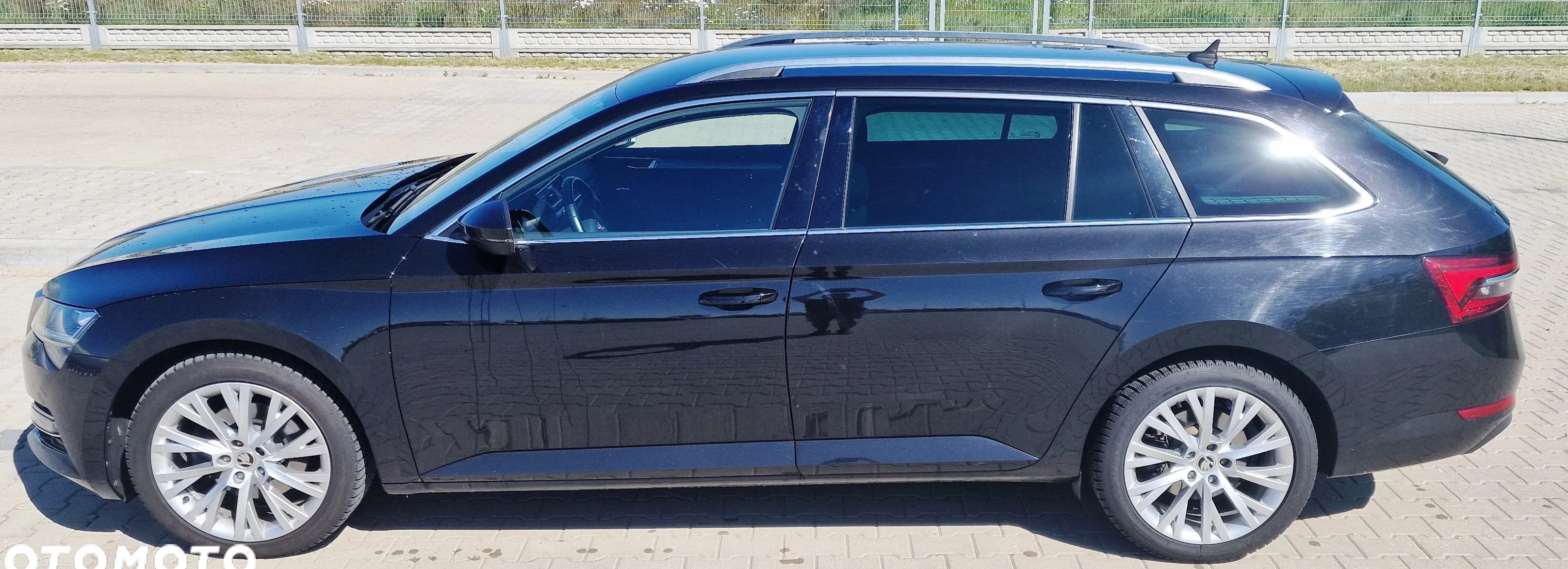 Skoda Superb cena 73999 przebieg: 258000, rok produkcji 2019 z Kłecko małe 352